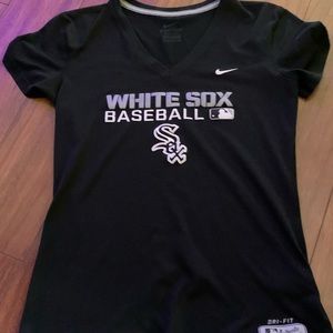 Woman’s Nike XS White Sox Tshirt